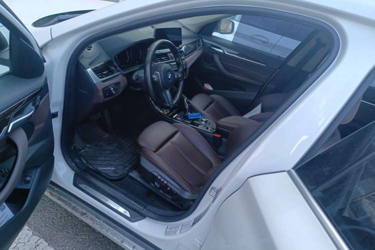 Used BMW X1 2020 xDrive25Li Luxury Edition Driver Seat