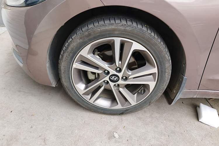 Used Hyundai Elantra (6th Generation / Lingdong) 2016 1.6L Automatic ZhiXuan – Elite Version Left Front Wheel Hub