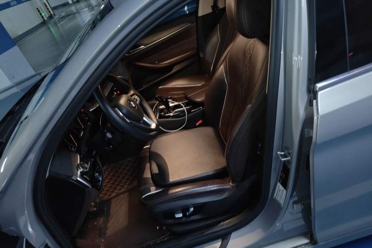 Used BMW 5 Series 2019 530Li Leading Model Luxury Package Left Front Seat