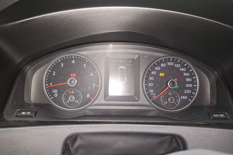 Used Volkswagen Caravelle 2014 2.0 TSI Four-Wheel Drive Comfort Edition
