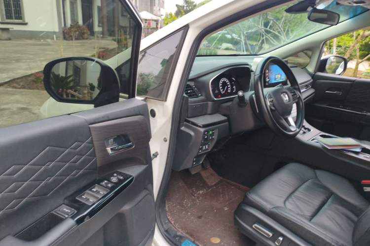 Used Honda Elysion 2022 2.0L eHEV Luxury First Edition Driver Seat