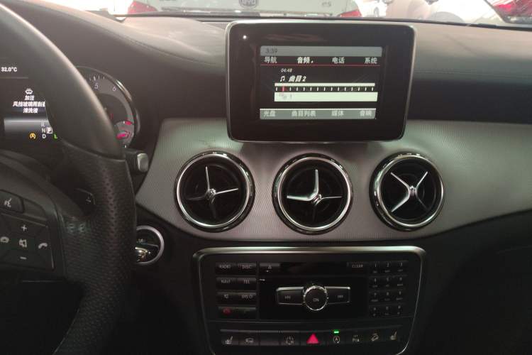 Used Mercedes-Benz GLA 2015 GLA 220 4MATIC Fashion Model