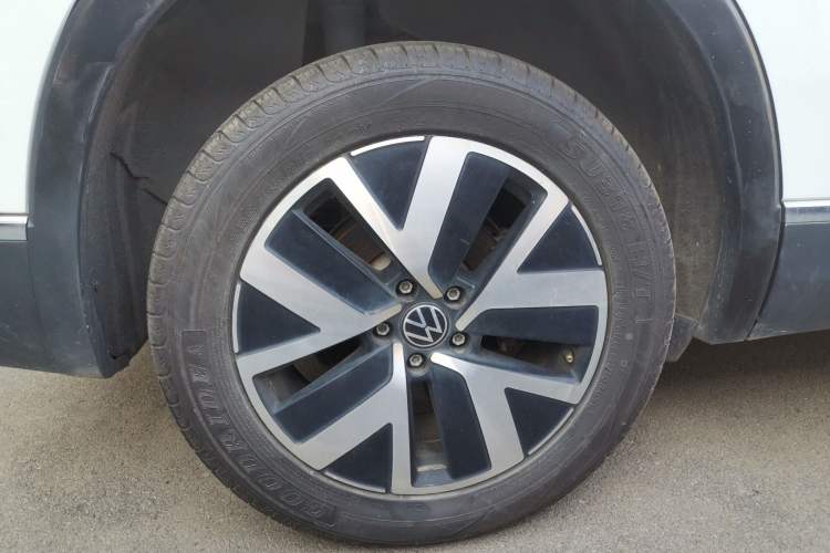 Used Volkswagen Tayron 2023 300TSI Two-Wheel-Drive Luxury Plus Advanced Edition
