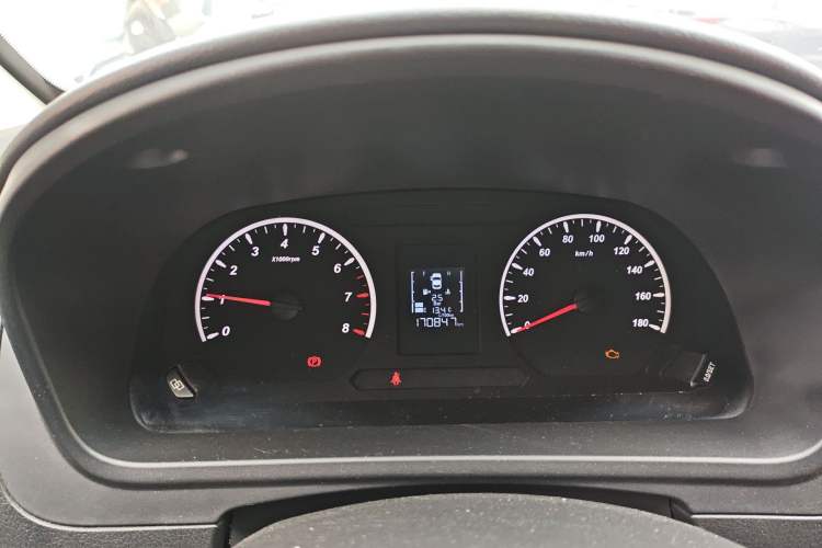 Used FORTHING Lingzhi PLUS 2021 2.0L Manual Luxury 7-Seater Instrument Cluster