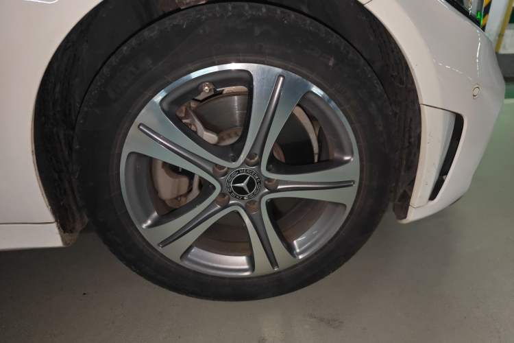 Used Mercedes-Benz C-Class 2021 C 260 L Sport Edition Right Front Wheel Hub