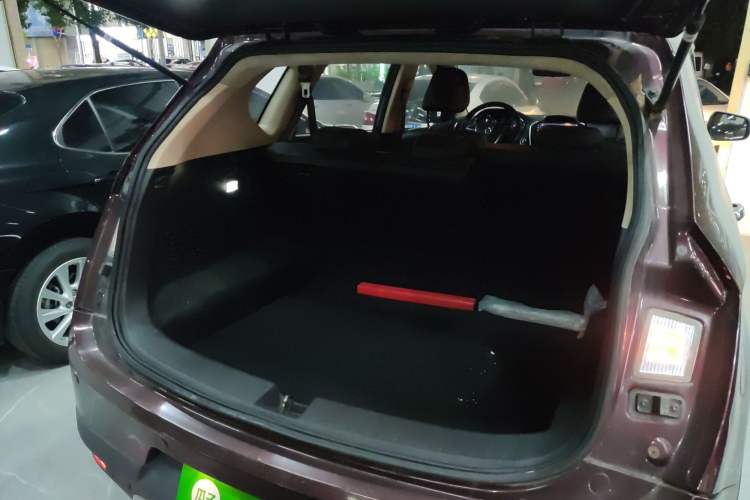 Used Baojun 560 2016 1.8L Manual Luxury Edition