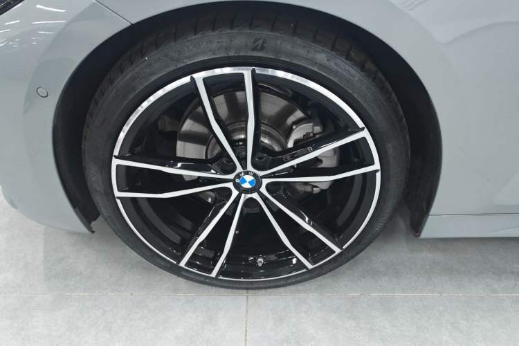 Used BMW 4 Series 2024 430i M Sport Night Edition Exterior 4