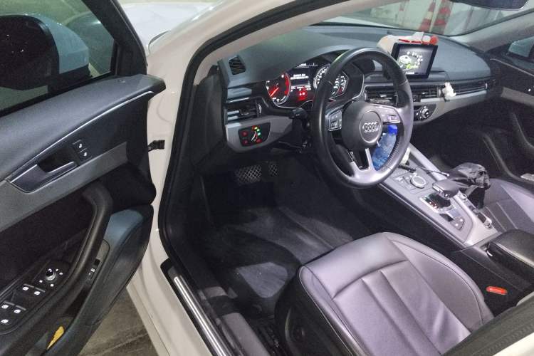 Used Audi A4L 2019 40 TFSI Ambition Version China V
