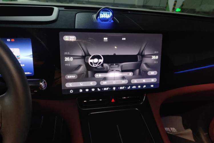 Used Hima AITO M8 2025 Extended-Range Ultra Version 53.4 kWh 5-Seater Edition Audio And AC Panel