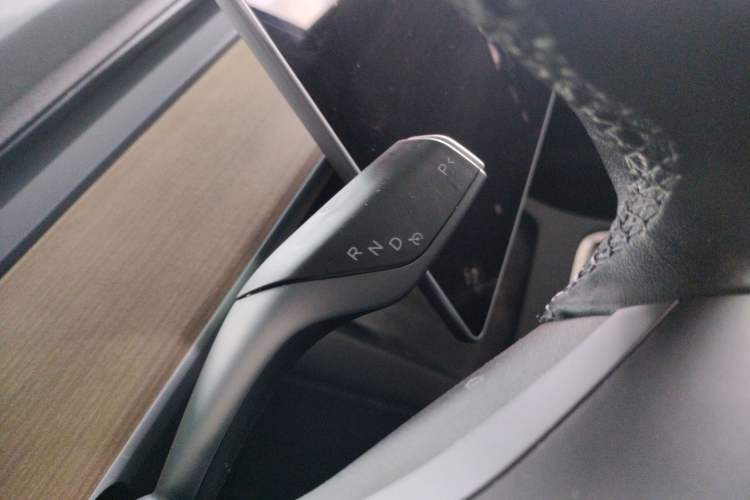 Used Tesla Model Y 2021 Long-Range All-Wheel-Drive Version 3D7 Gear Lever