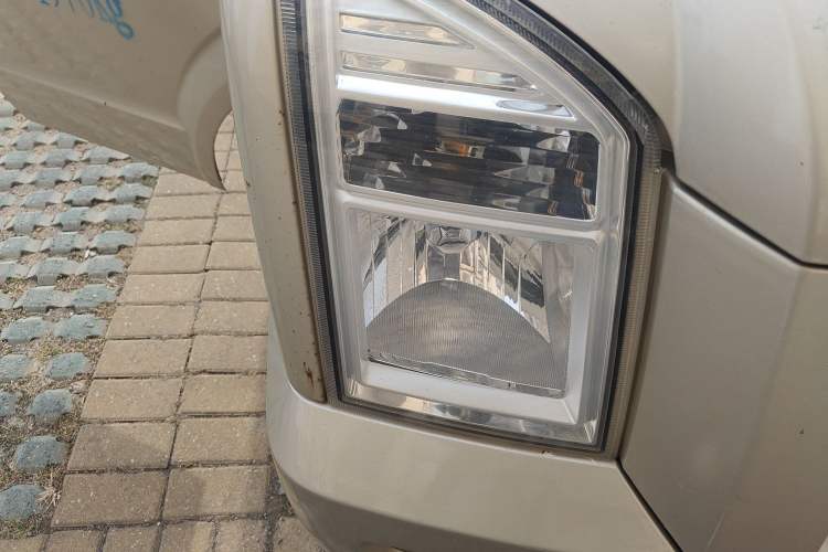 Used Dongfeng Xiaokang C35 2018 1.5L Base Model II Sedan China V Emission Standard DK15 Right Front Headlight