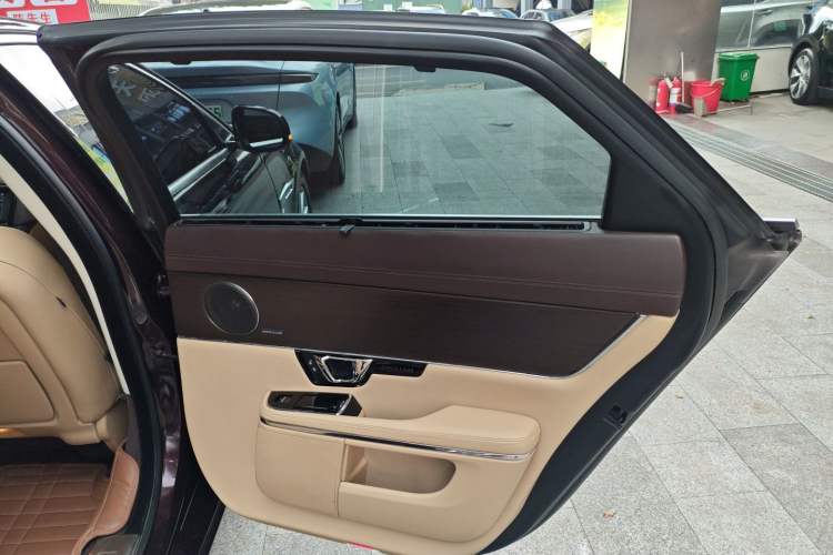 Used Jaguar XJ 2015 XJL 3.0 SC Elegant Business 80th Anniversary Limited Edition
