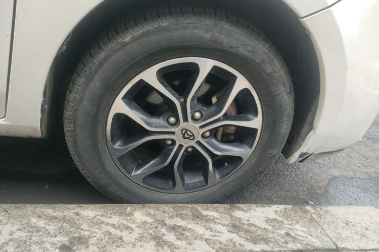 Used CHANGAN KAICHENG Oushang A600 2016 1.5L Manual Luxury 7-Seater Right Front Wheel Hub