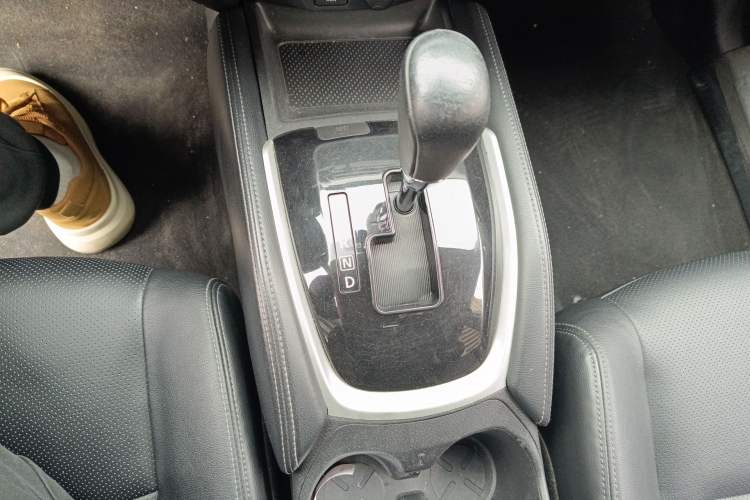 Used Nissan X-Trail 2015 2.0L CVT Comfort MAX Edition 2WD Gear Lever