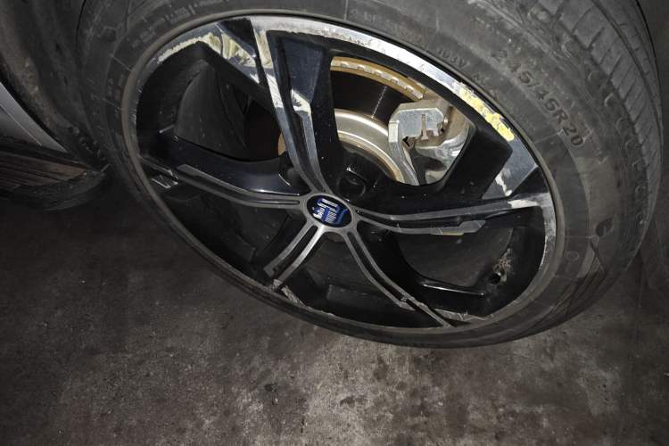 Used BYD Tang New Energy 2021 DM-i 112KM Prestige Model Right Front Wheel Hub
