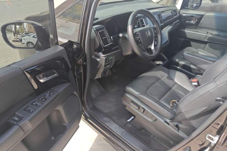 Used Honda Elysion 2019 2.0L Hybrid Luxury Edition
