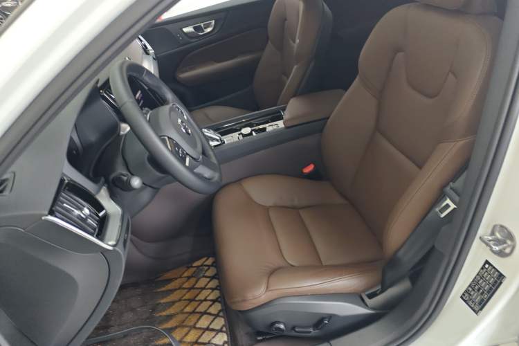 Used Volvo S60 2025 B4 Zhiyi Luxury Edition