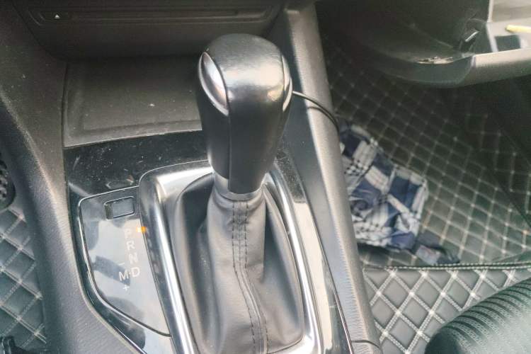 Used Mazda Mazda 3 Axela 2014 Sedan 1.5L Automatic Luxury Model
