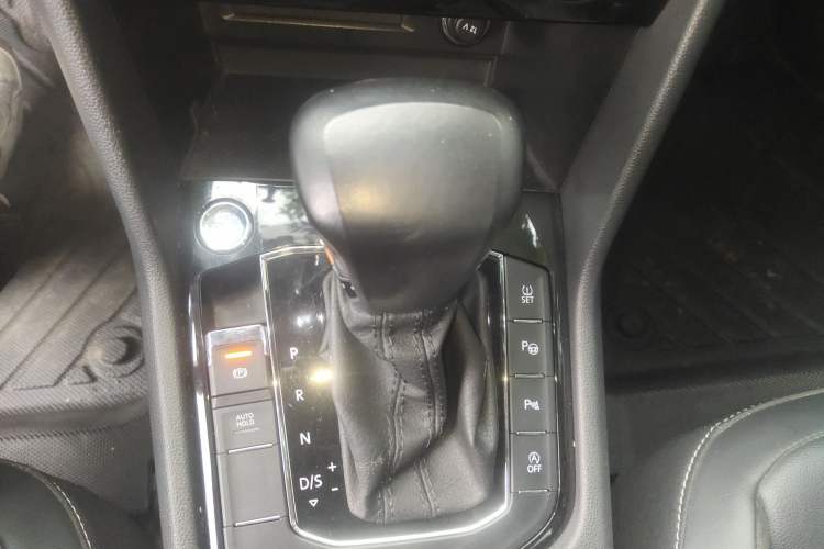 Used Volkswagen Tiguan L 2019 330TSI Automatic Two-Wheel Drive Smart Luxury Version China VI Standard