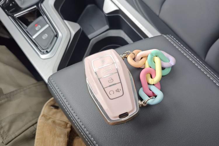 Used Geely Auto Emgrand 2025 4th Generation 1.5L CVT Luxury Version Vehicle Key