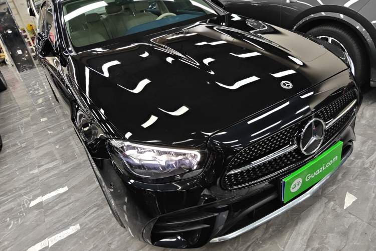 Used Mercedes-Benz E-Class 2022 E 300 L Sporty and Stylish Model Front Right 45 Deg