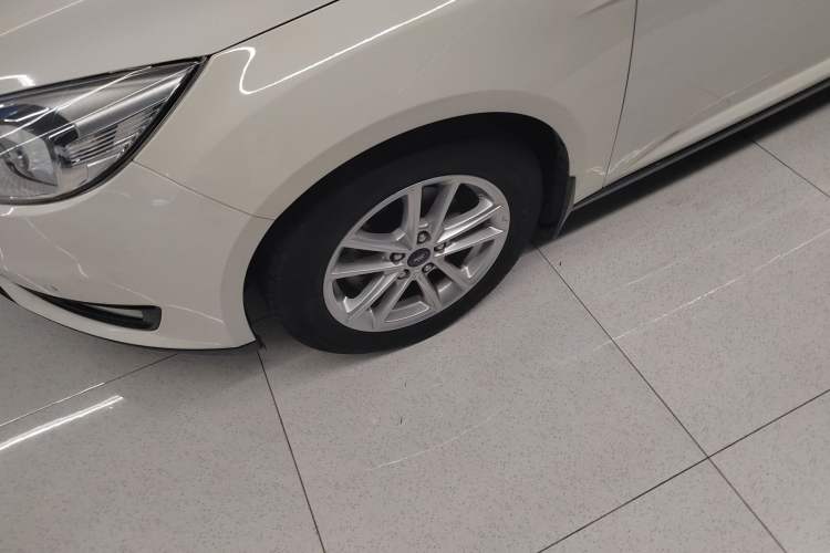 Used Ford Focus 2018 Hatchback Classic 1.6L Automatic Trendy SmartDrive Edition
