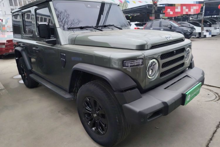 Used 212 T01 2024 2.0T Explorer Front Right 45 Deg