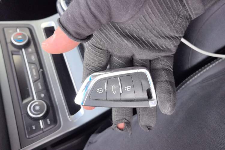 Used Geely Auto Emgrand 2019 Leading Edition 1.5L Manual Luxury Model China VI Standard
