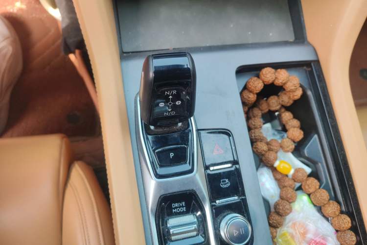 Used Lynk & Co 09 EM-P 2023 2.0TD EM-P Long-Range Version PM 7-Seater Gear Lever