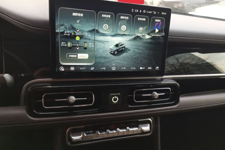 Used BAIC Off-Road BJ60 2022 2.0T May Day Edition Five Seats Audio And AC Panel