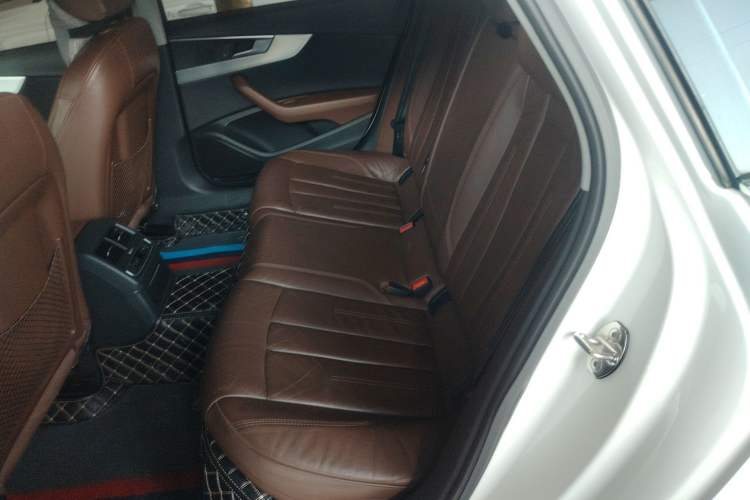 Used Audi A4L 2019 40 TFSI Fashion Version China V