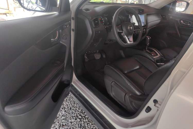 Used Nissan X-Trail 2017 2.0L CVT Comfort Edition 2WD Driver Seat