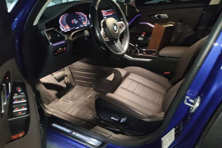 Used BMW 3 Series 2021 Restyled 325Li M Sport Package Interior 3