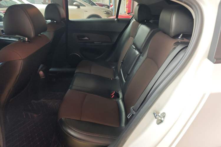 Used Chevrolet Cruze 2013 Hatchback 1.6L Automatic Luxury Model