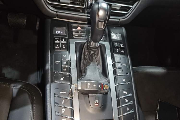 Used Porsche Macan 2018 Macan 2.0T