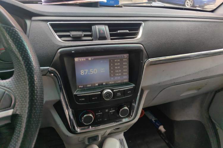 Used Jinbei New Hiace X30L 2021 1.5L Business Central Air-Conditioned Coach China VI Standard SWC15M Audio And AC Panel