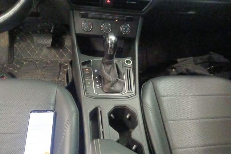 Used Volkswagen Lavida 2019 1.5L Automatic Comfort Edition China VI Standard Gear Lever