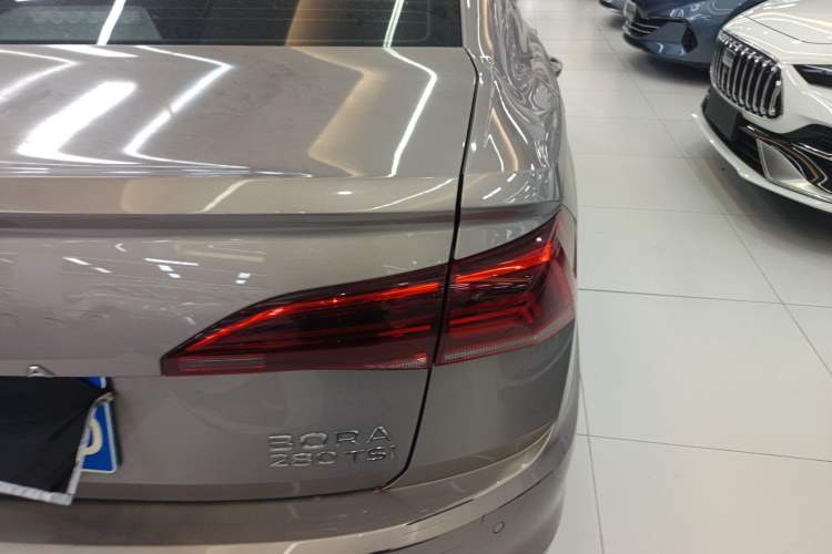 Used Volkswagen Bora 2021 1.5L Automatic Comfort Smart Connect Edition Right Rear Taillight