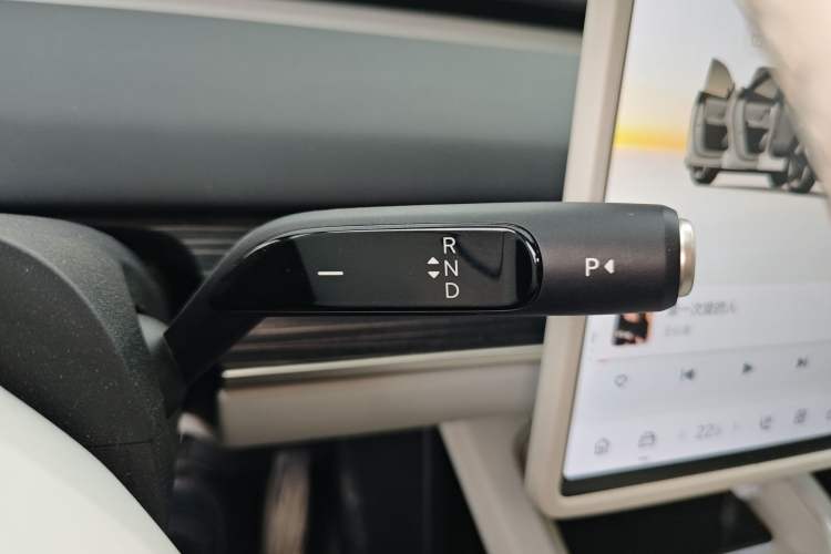 Used ONVO L60 2024 60 kWh Rear-Drive Version Gear Lever