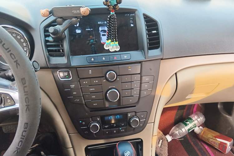 Used Buick Regal 2012 2.0L Luxury Edition Audio And AC Panel