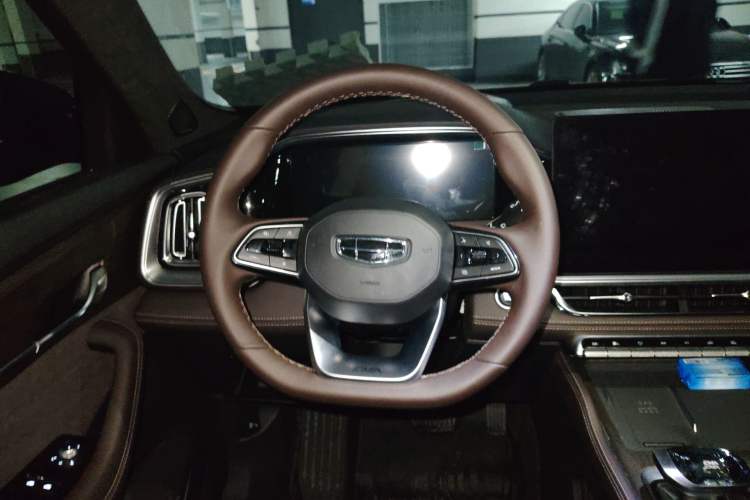 Used Geely Auto Monjaro L 2026 Model Oriental Yao 2.0TD Automatic Lanxing Edition Steering Wheel