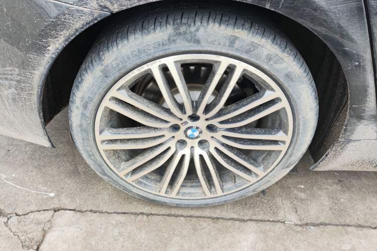 Used BMW 5 Series 2019 530Li Leading Model M Sport Package Right Rear Wheel Hub