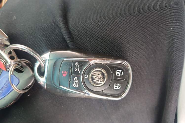 Used Buick GL8 2017 ES 28T Flagship Model China V Standard
