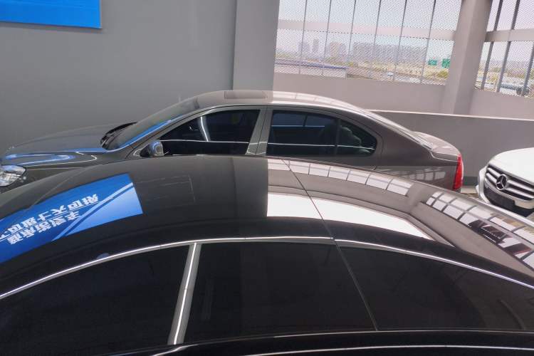 Used Tesla Model 3 2022 Rear-Wheel-Drive Version Roof