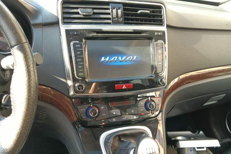 Used Haval H6 2014 Sport Version 1.5T Manual Two-Wheel Drive Elite Edition Audio And AC Panel