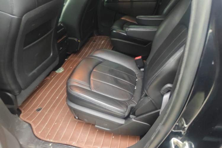 Used Buick Enclave 2013 3.6L Two-Wheel-Drive Elegance Edition
