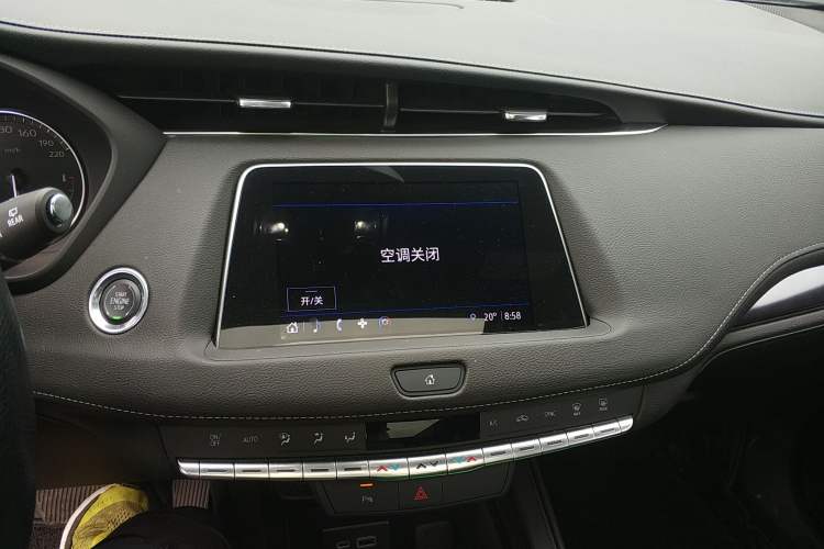 Used Cadillac XT4 2022 28T Two-Wheel Drive Fashion Edition Audio And AC Panel