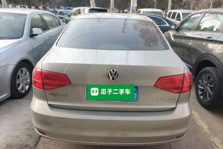 Used Volkswagen Sagitar 2015 1.6L Automatic Comfort Model
