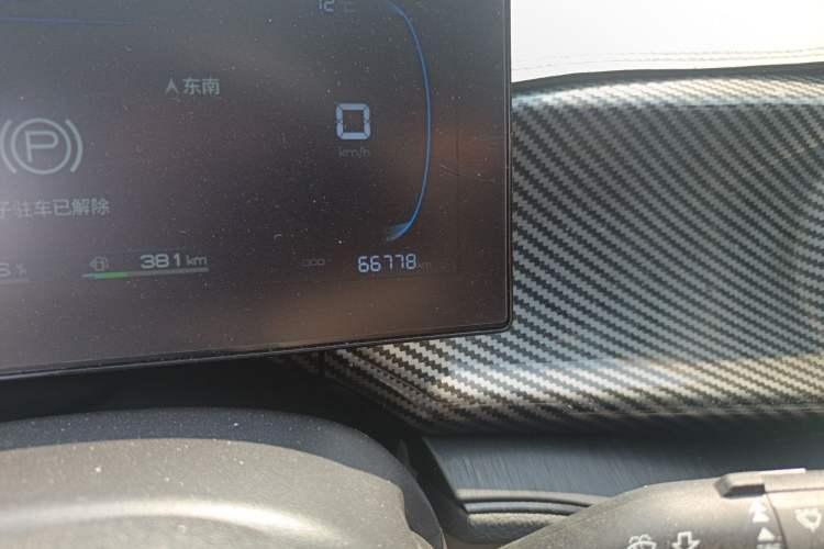 Used BYD Qin PLUS 2024 HONOR Edition DM-i 55KM Leading Model Odometer Close Up