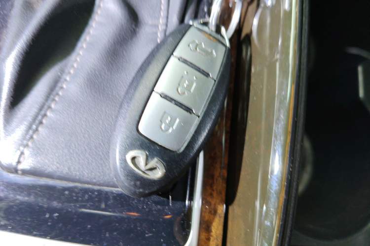 Used Infiniti QX60 2016 2.5 S/C Hybrid Two-Wheel-Drive Excellence Edition China V Standard Vehicle Key